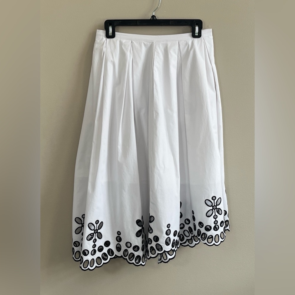 Moulinette Souers Poplin Eyelet A Line pleated skirt white /black size 6